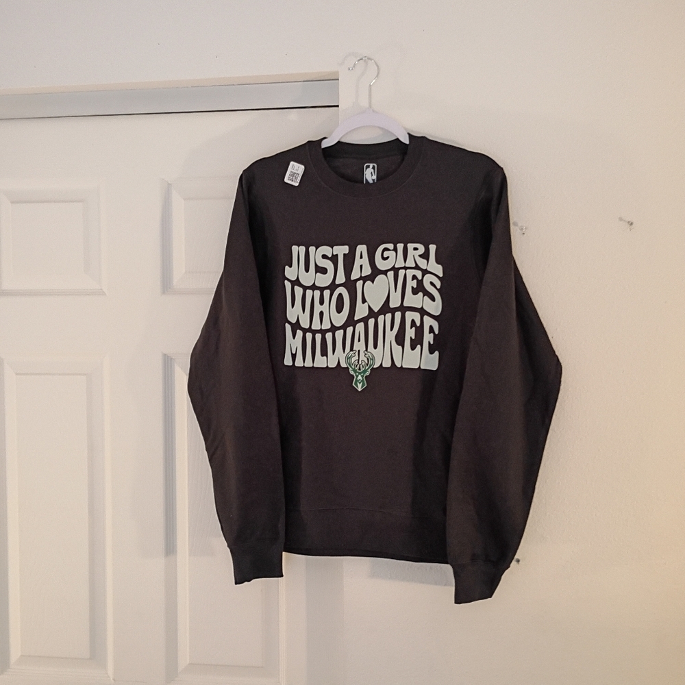 Milwaukee Bucks Women’s Small NBA Sweatshirt – Just a Girl Who Loves Milwaukee
